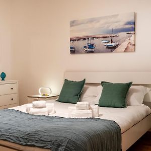 Dimora Del Teatro Sightly Apartment